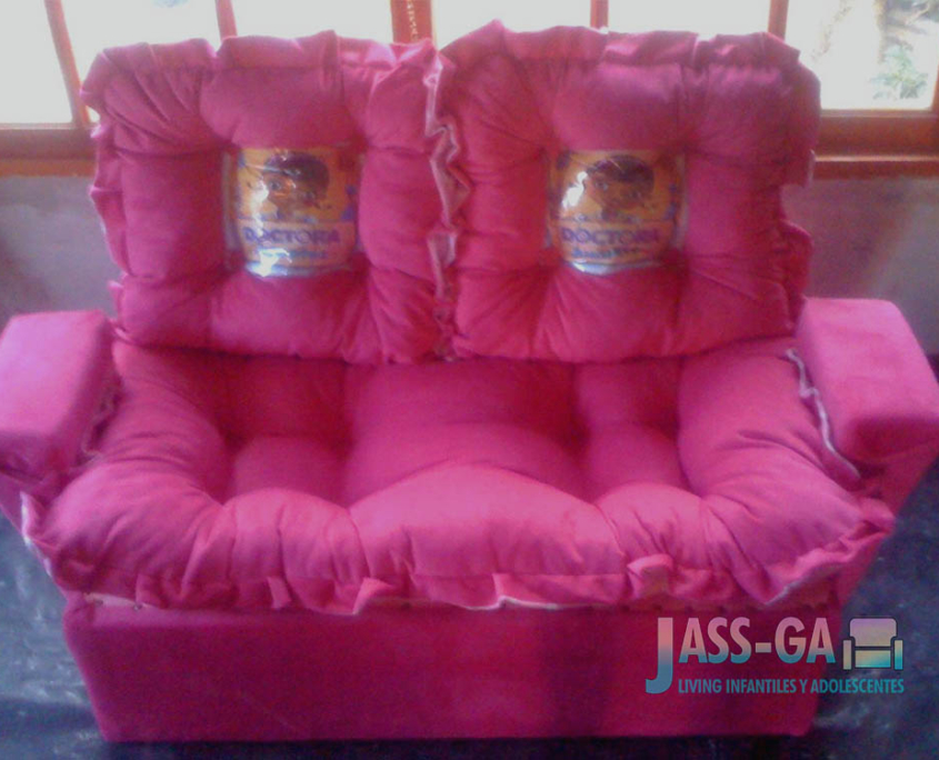 Sillon doble de pana,medidas 75 cm de alto,1,50 cm de ancho de brazo a brazo,40 cm de profundidad.018
